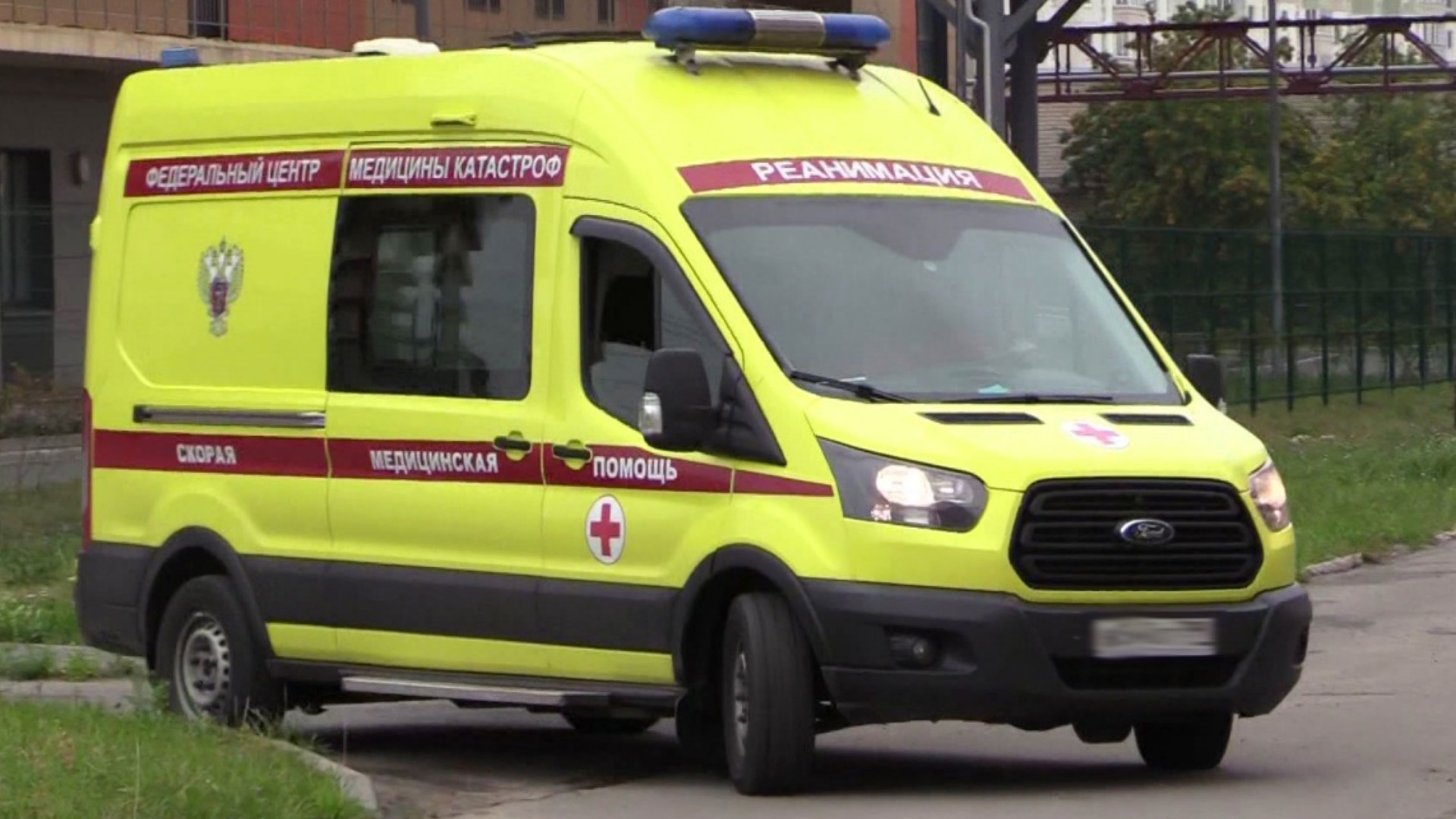 В Брянске 26-летний мотоциклист оказался в больнице из-за упавшей опоры ЛЭП