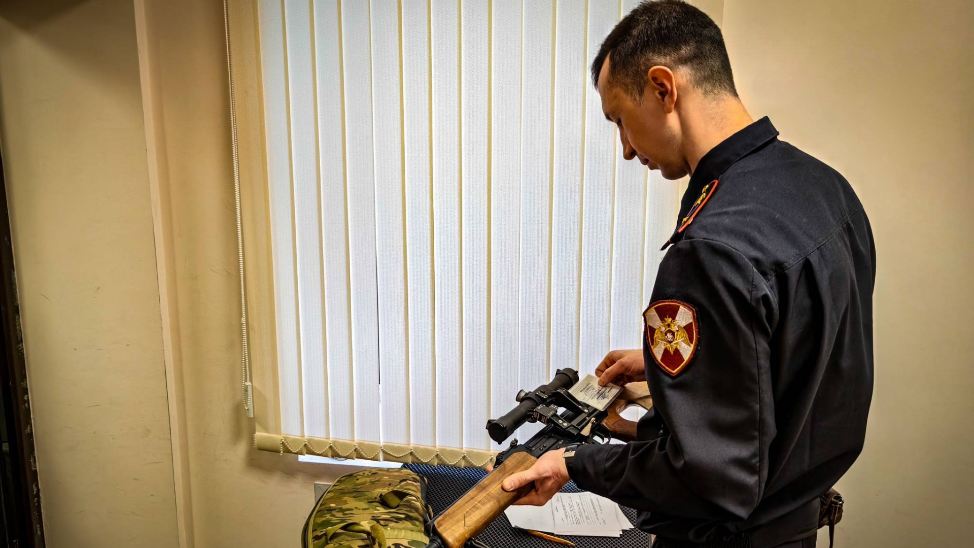  В Брянской области росгвардейцы за семь дней проверили более 300 владельцев оружия 