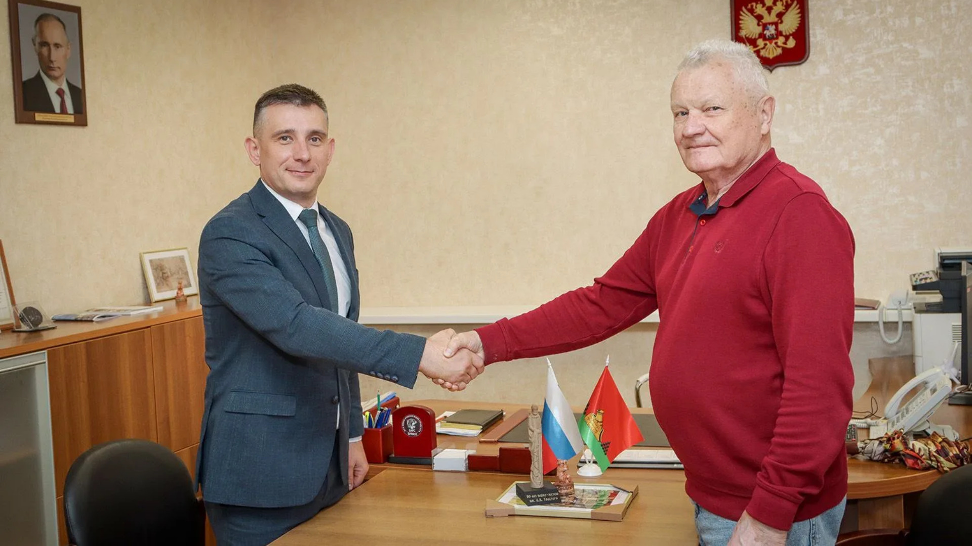 Гаврилов обсудил вопросы сотрудничества с главой Белорусского землячества на Брянщине