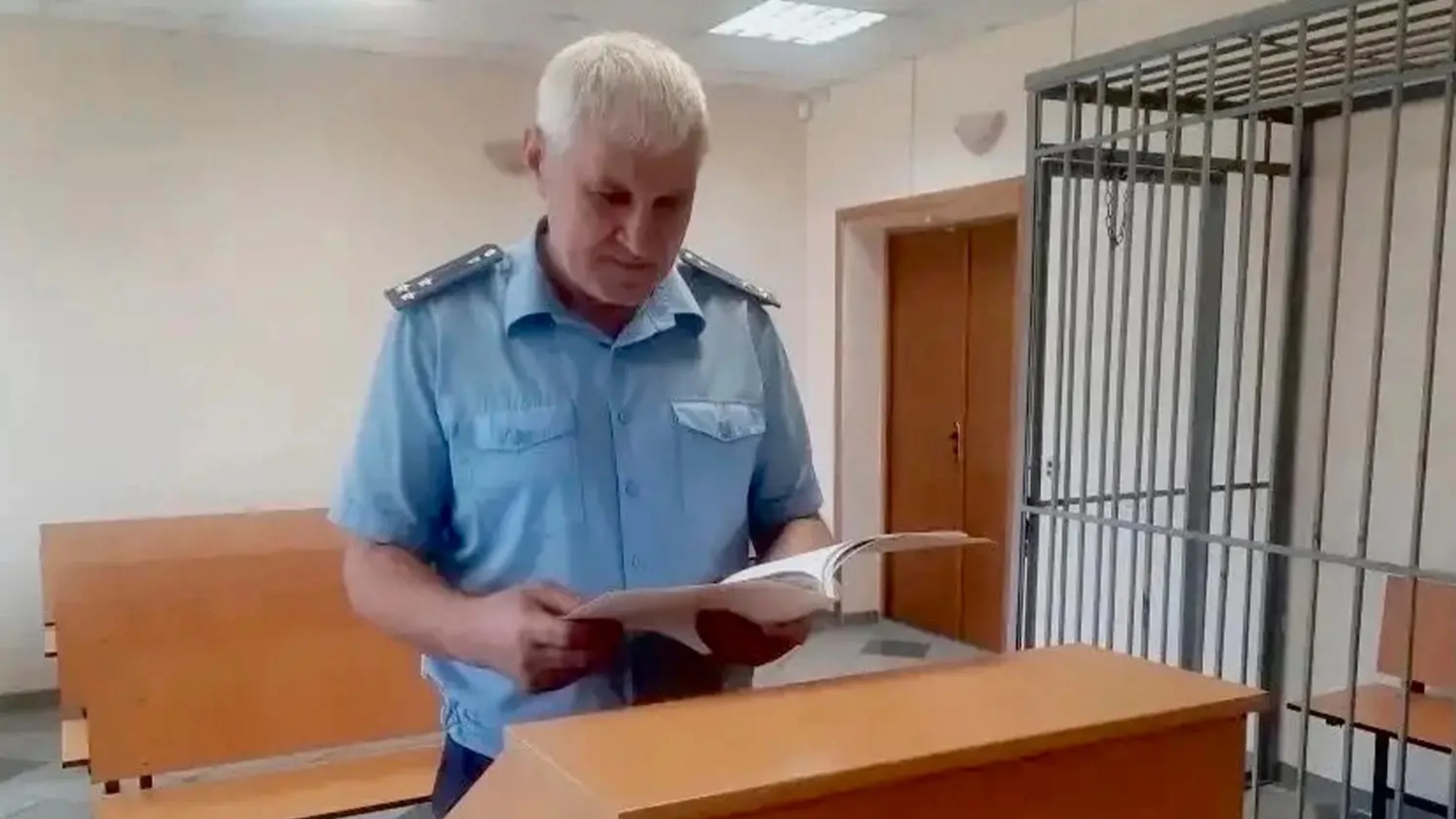 Брянский суд прописал в колонии на два года очередного курьера телефонных мошенников 