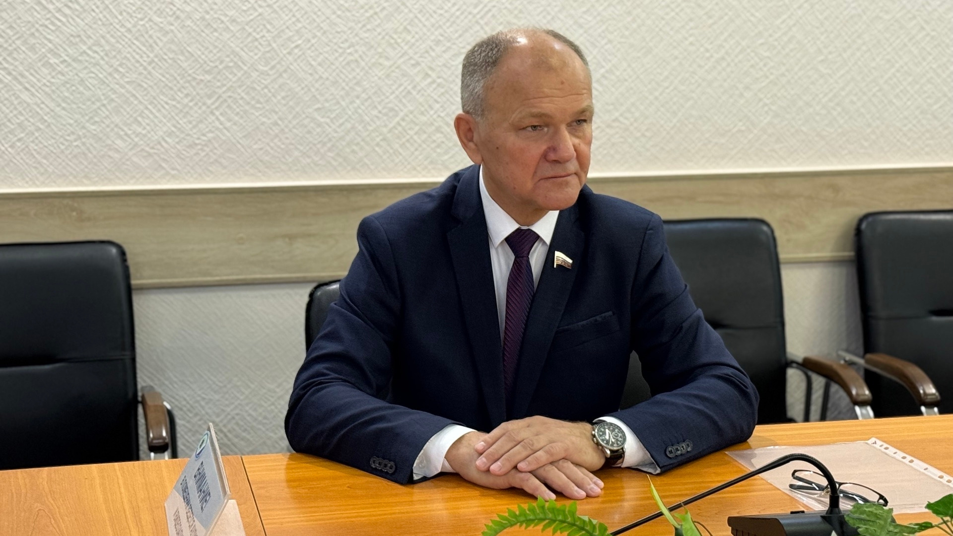 Николай Щеглов представил документы в Избирательную комиссию Брянской области