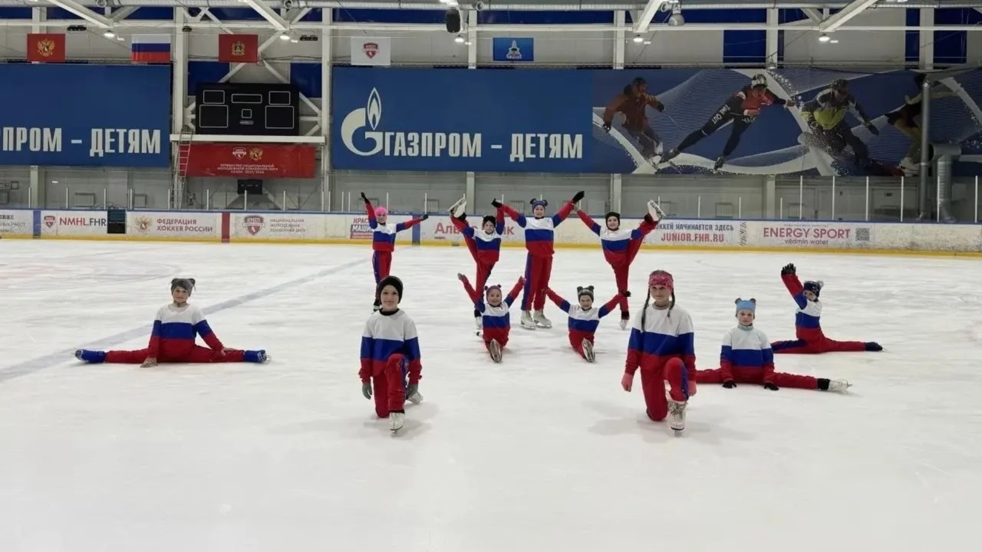 В Брянске юные фигуристы завершили спортивный сезон масштабным ледовым шоу