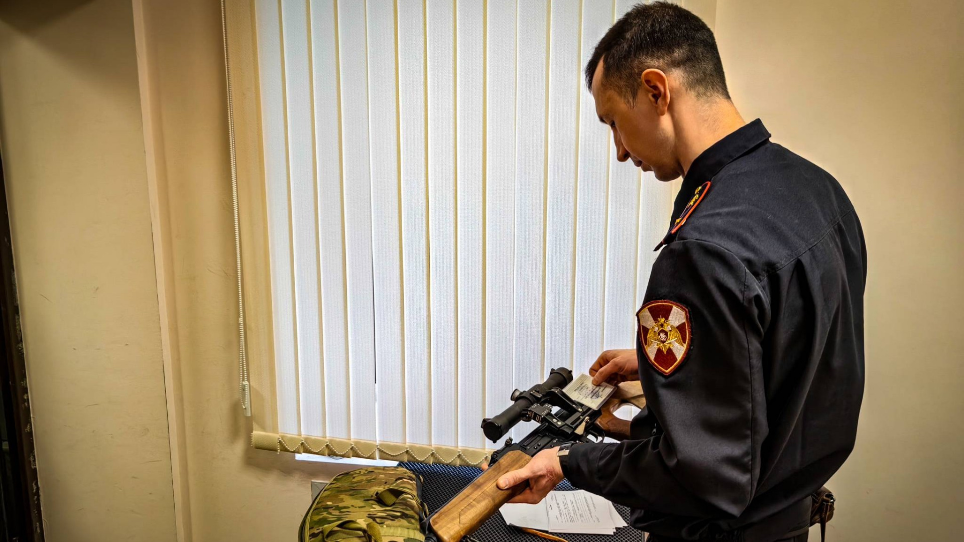 Брянские росгвардейцы за неделю выдали 26 разрешений на ношение оружия