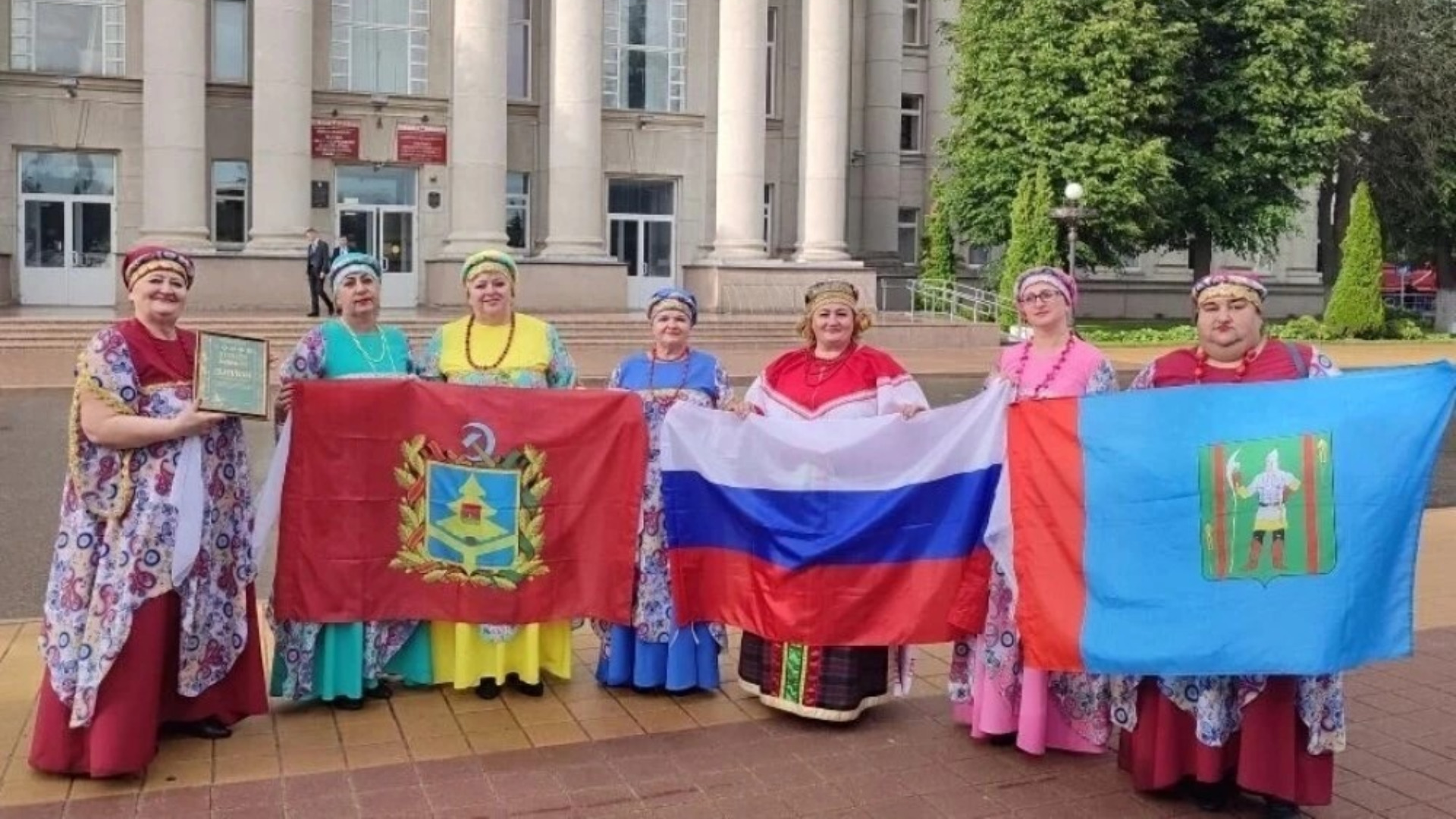 Народный ансамбль "Сударушка" из Комаричей выступил в Белоруссии