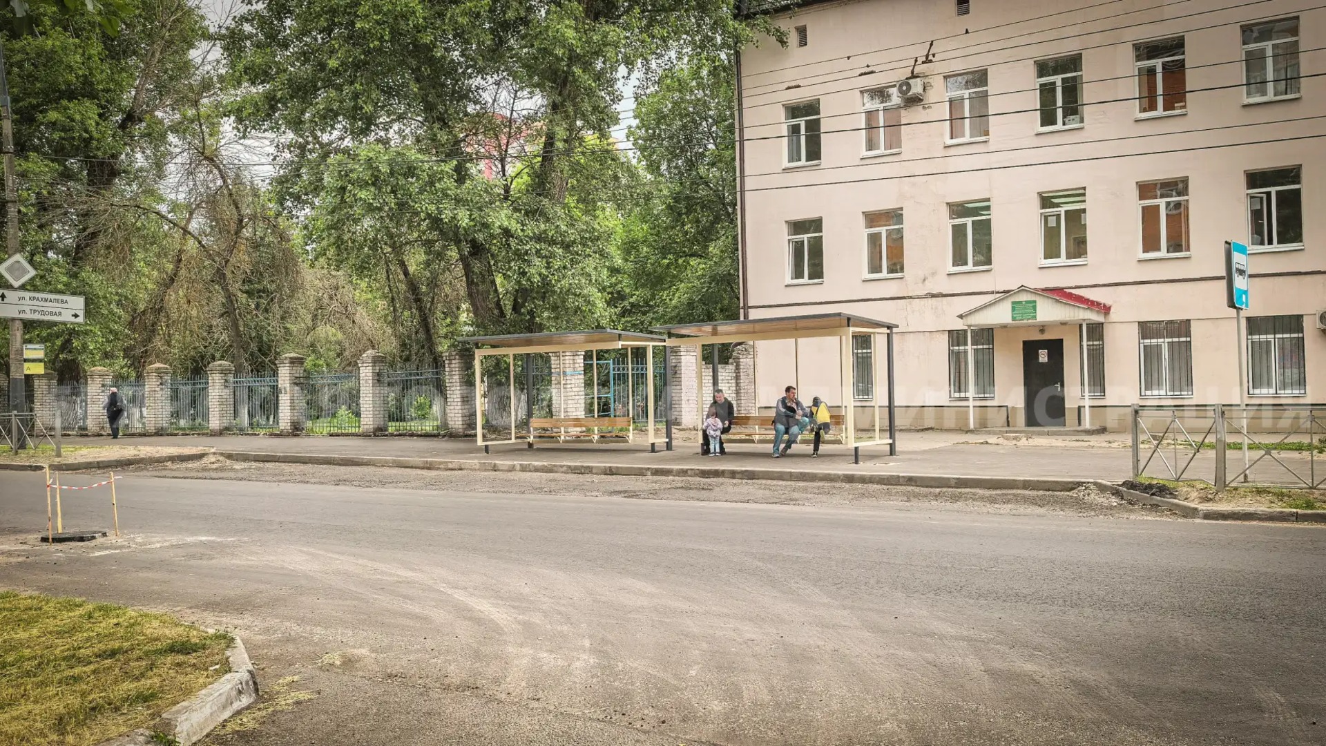 В Брянске на Советской устанавливают новые остановки
