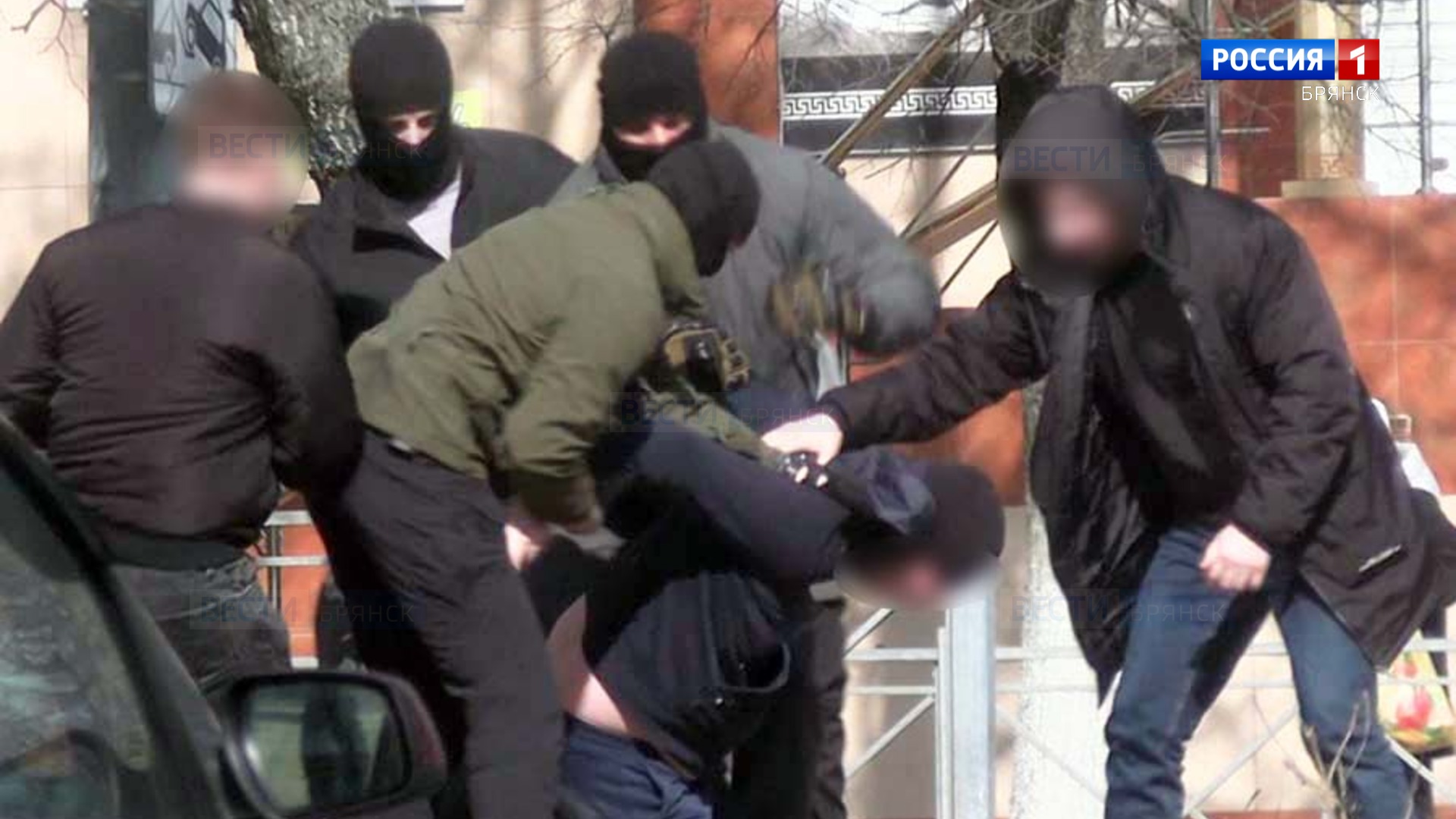 В Брянске суд приговорил мошенника к 2 годам колонии за попытку обмана юриста