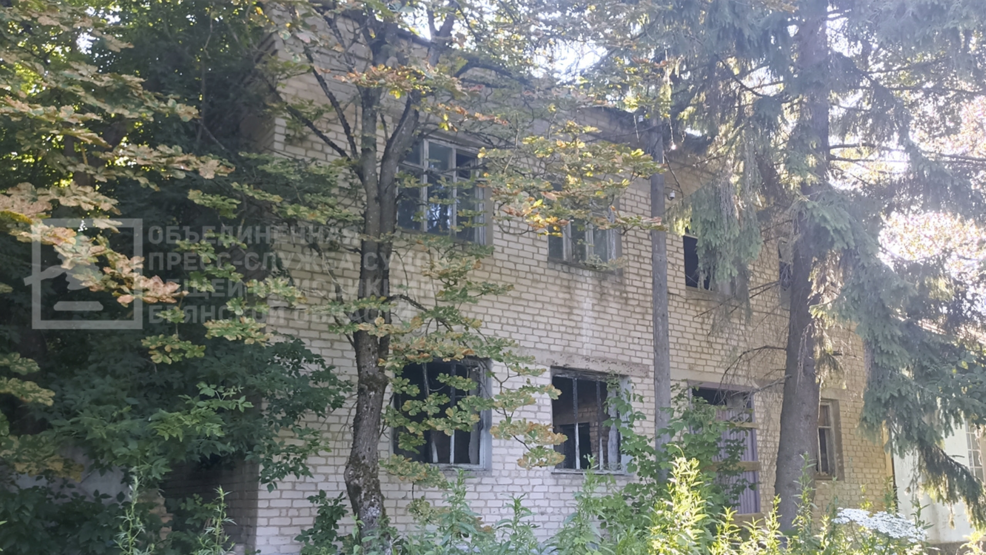 Суд обязал администрацию снести аварийный дом на улице Первомайской во Мглине 