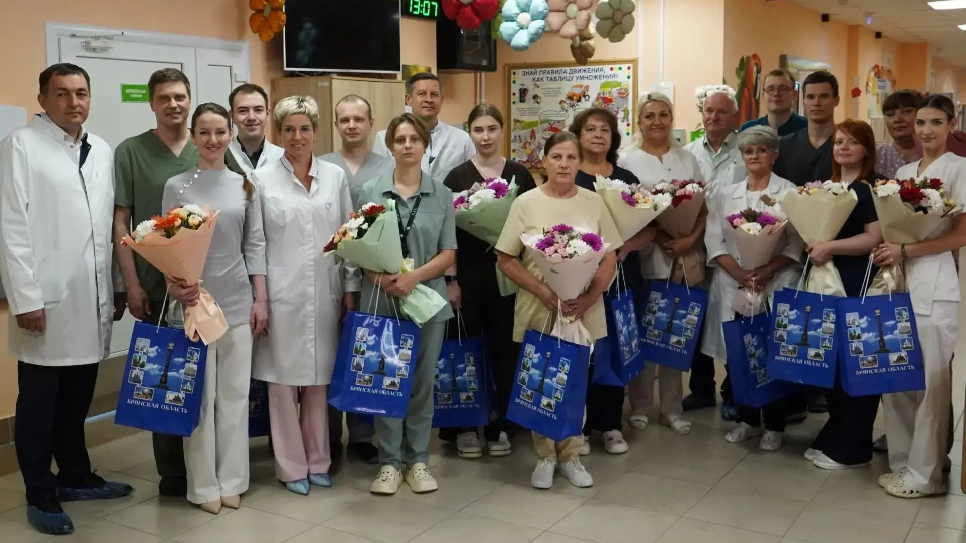 В День медика врио губернатора поблагодарил врачей детской больницы