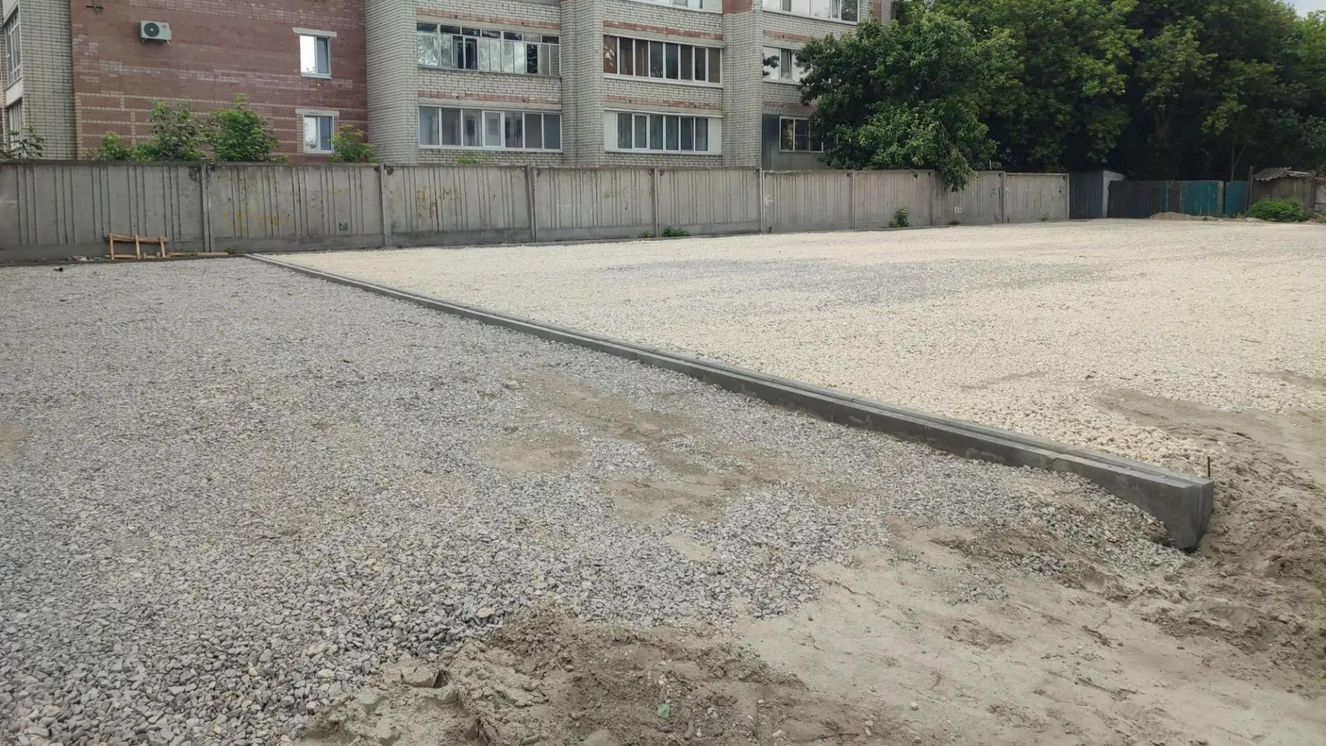 В Брянске строят первую "умную" спортплощадку с выходом в Интернет