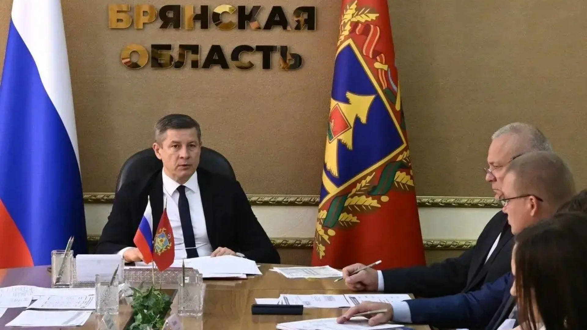  Егор Ковальчук поручил опираться на мнение жителей при реализации программ развития