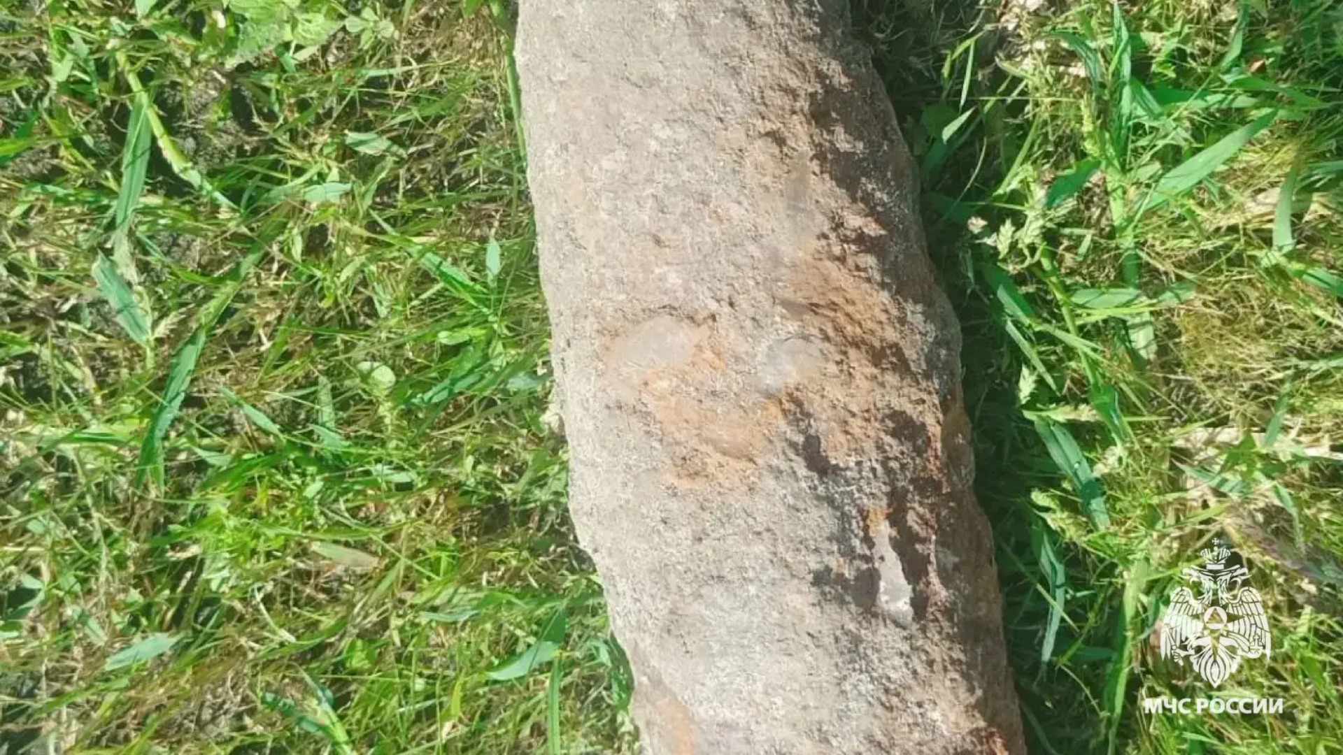 В Севском районе предотвратили взрыв артснаряда времен войны 