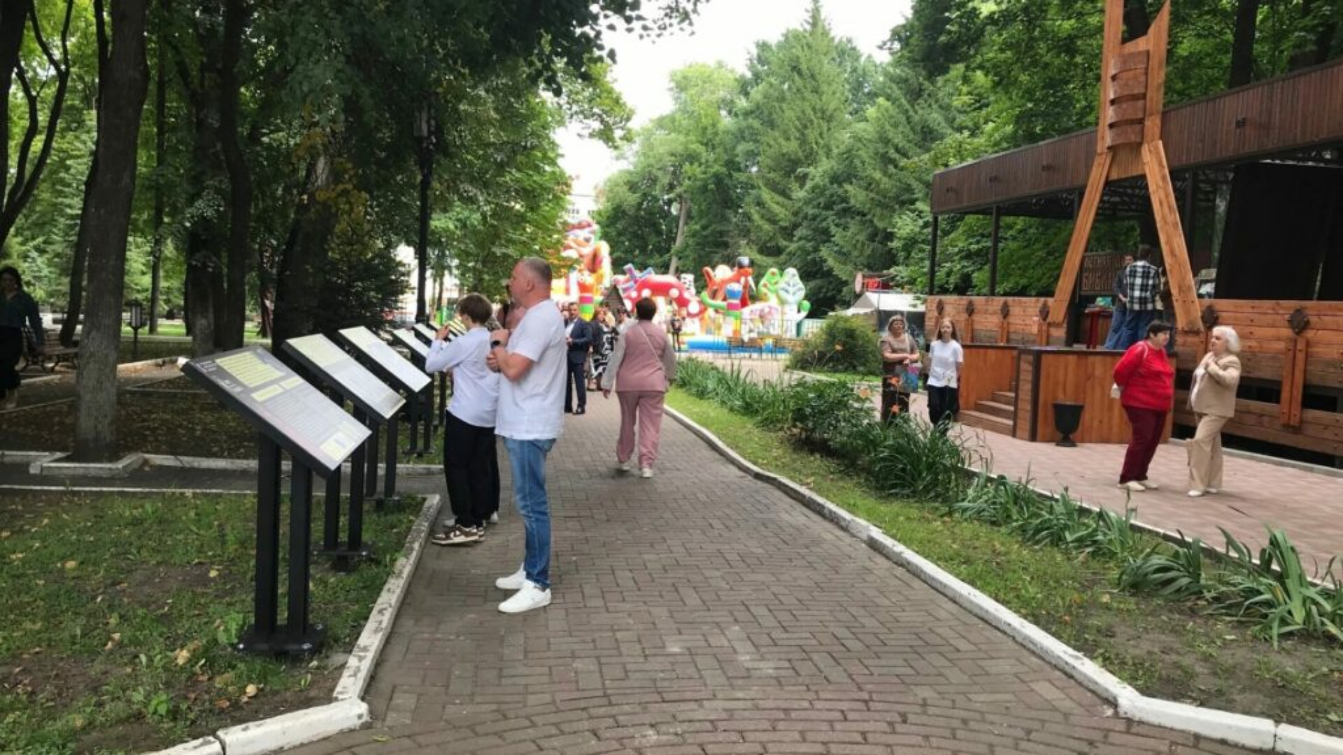  В брянском парке имени Толстого открылась новая мультимедийная выставка