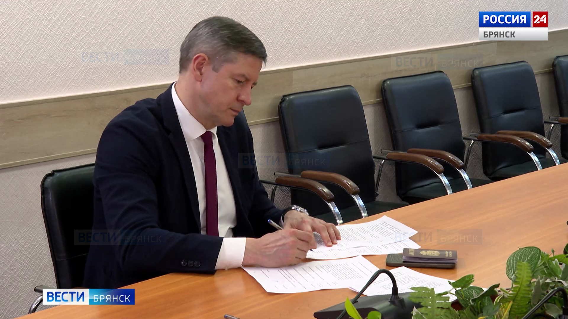Егор Ковальчук подал документы для выдвижения кандидатом в губернаторы Брянщины