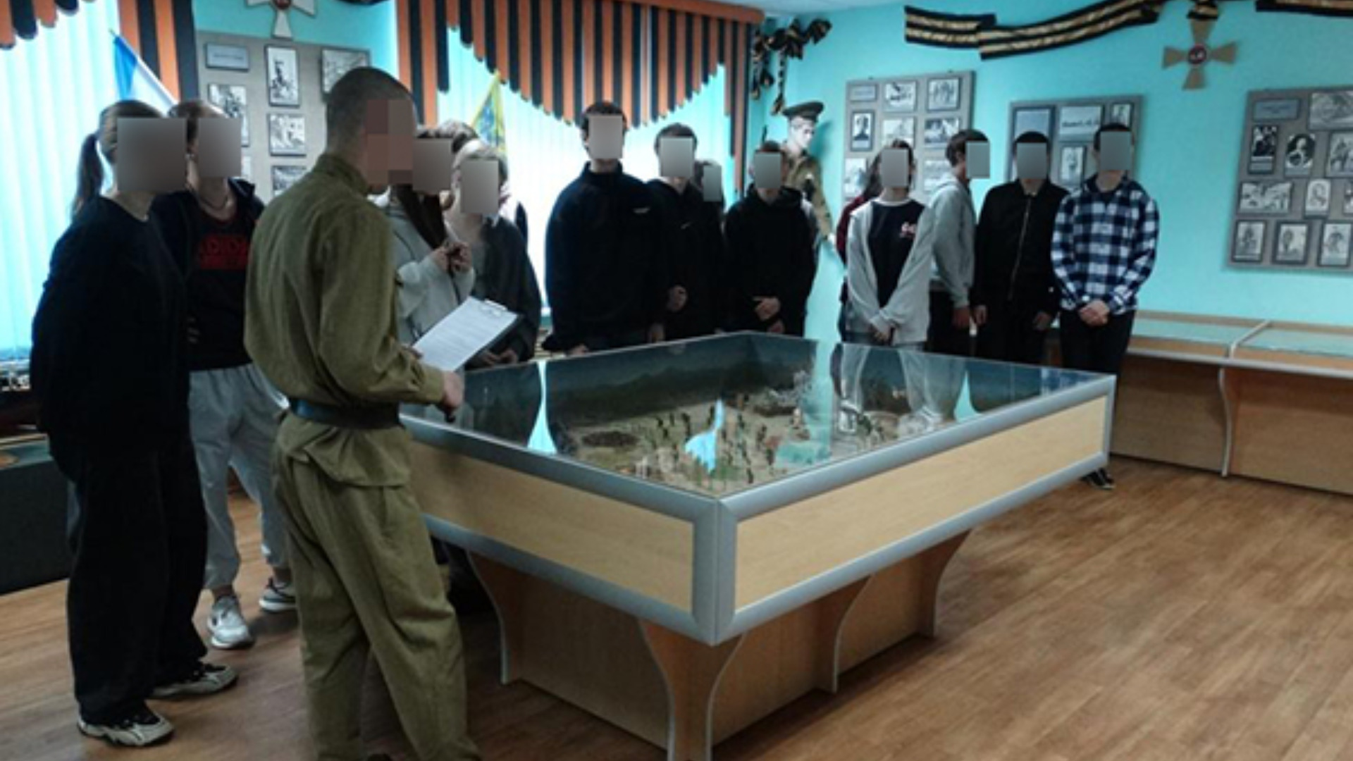 Воспитанники лагеря "Путь витязей" посетили Брянскую воспитательную колонию