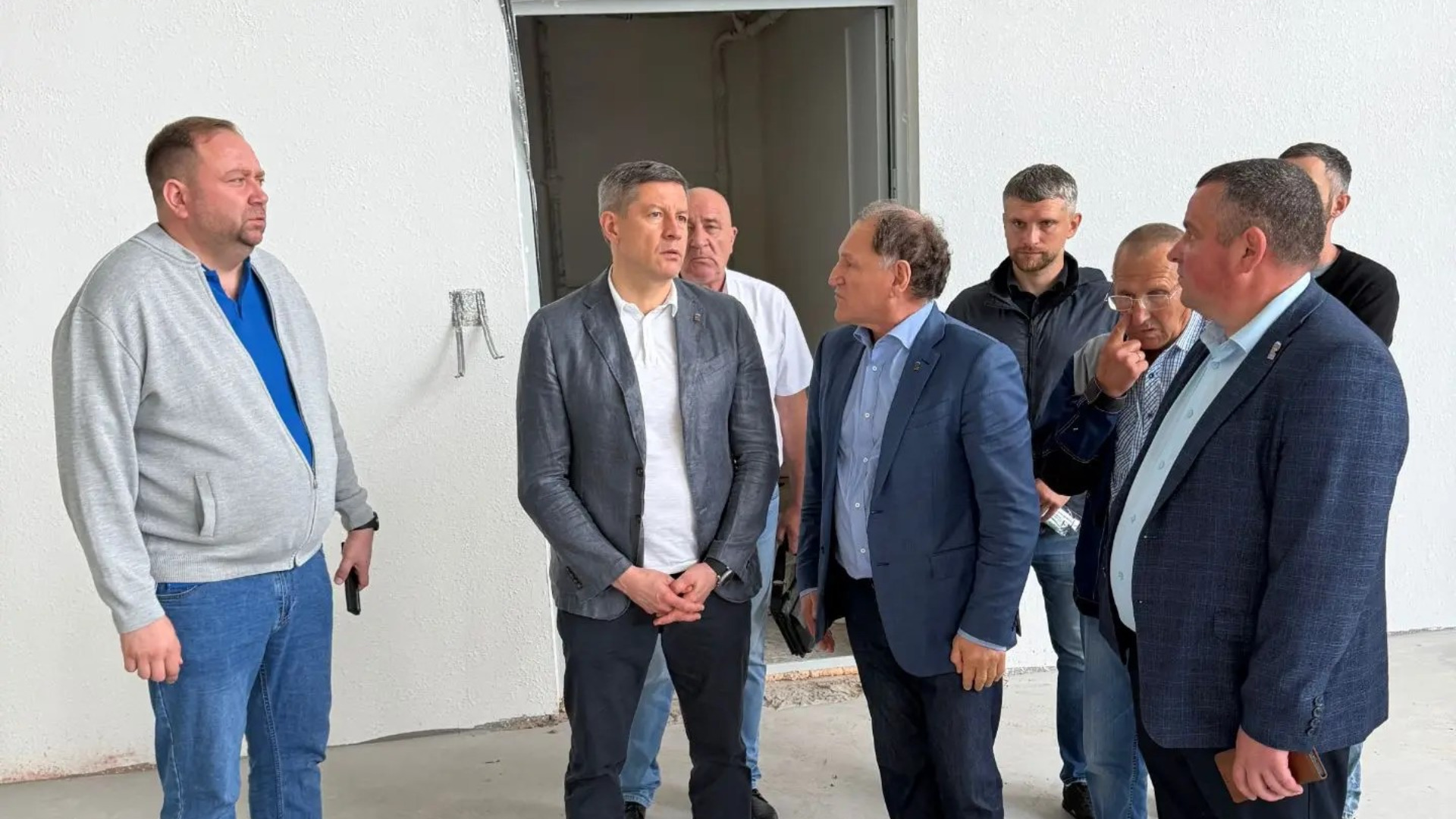 Егор Ковальчук проинспектировал Севский район: от проблем со связью до срыва сроков стройки ФОКа
