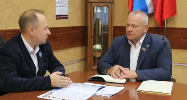 Спикер облдумы Суббот обсудил поддержку предпринимателей с Максимом Поповым 