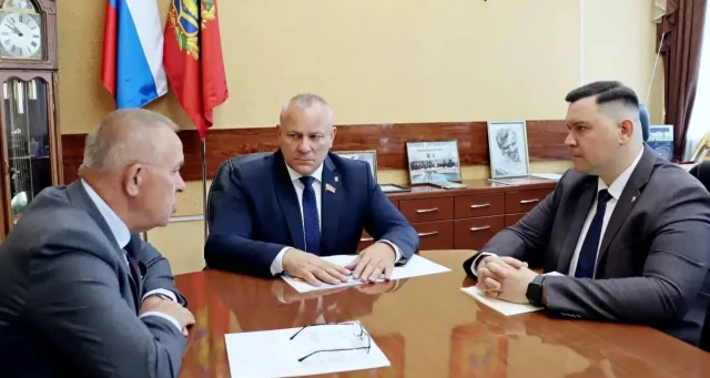 Валентин Суббот обсудил вопросы газификации региона с Алексеем Киреенко