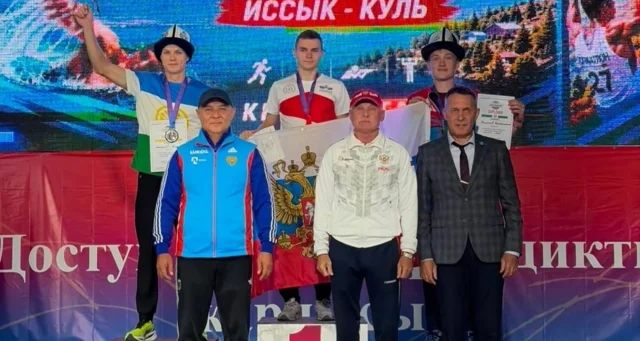 Максим Подтыкайлов завоевал золото на первом этапе Кубка мира по полиатлону