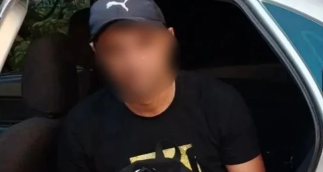 В Брянске полицейские задержали мужчину с партией наркотиков на проспекте Ленина