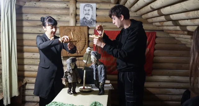 Спектакль Брянского театра кукол о юных партизанах вернулся на "Партизанскую поляну"