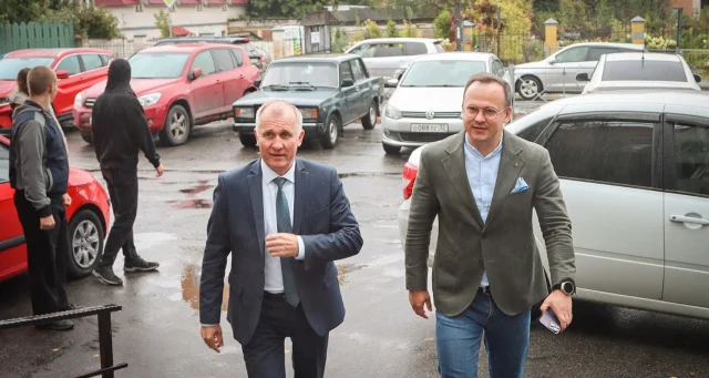 Глава администрации Брянска Александр Макаров одним из первых проголосовал на выборах