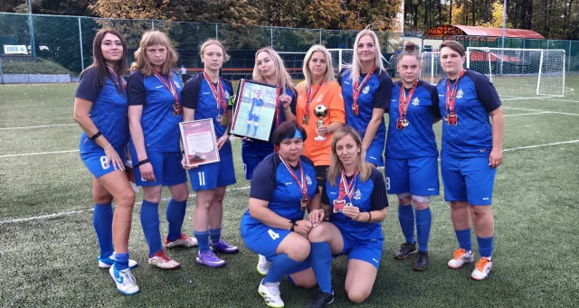 "Футбольные мамы "Динамо-Брянск"" взяли серебро на турнире "Кубок пантер" во Владимире
