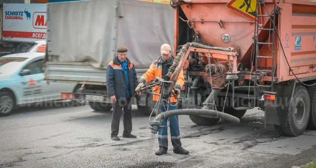 В Брянске с начала года ямочный ремонт дорог провели на площади 32 260 квадратных метров