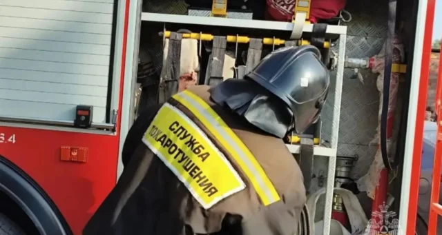 За сутки брянские пожарные ликвидировали два пожара и последствия четырех ДТП
