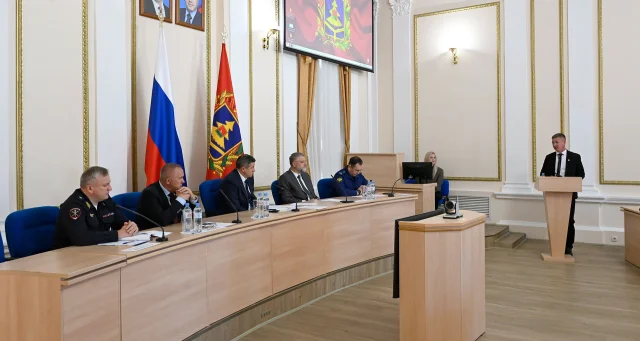 В Брянской области обсудили борьбу с контрафактом и маркировку одежды