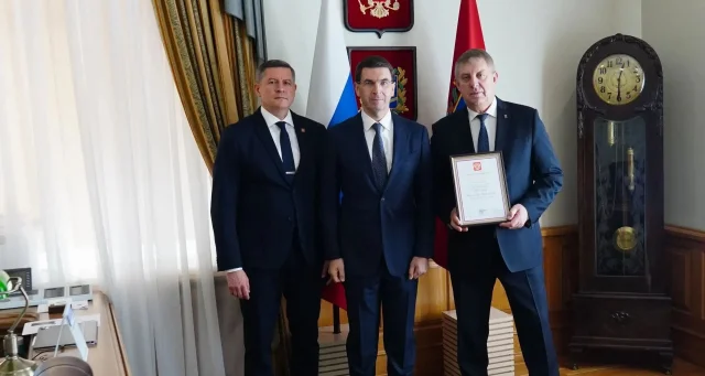 Президент России высоко оценил вклад Александра Богомаза в развитие строительства