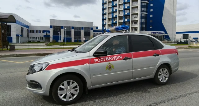 В Брянске скандалистка устроила концерт в больнице, выступление прервали силовики