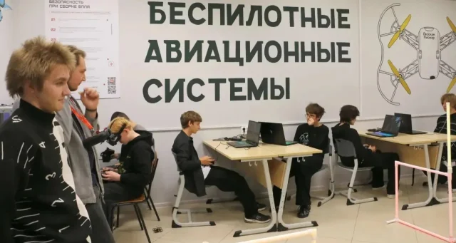 В Брянском строительном колледже обучают работе с беспилотниками