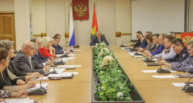 В Брянске обсудили защиту молодежи от вербовки и безопасность городских объектов