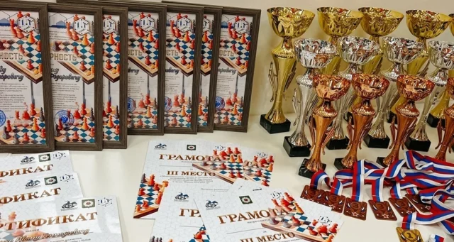 Шахматисты из четырех регионов разыграли кубки в Дятькове