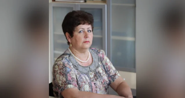 Директор Музея дятьковского хрусталя Светлана Бабаева завершила 44-летнюю карьеру