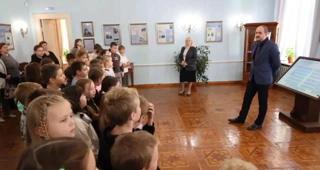 "Не жалею, не зову, не плачу": в музее "Овстуг" открылась выставка, посвященная Сергею Есенину
