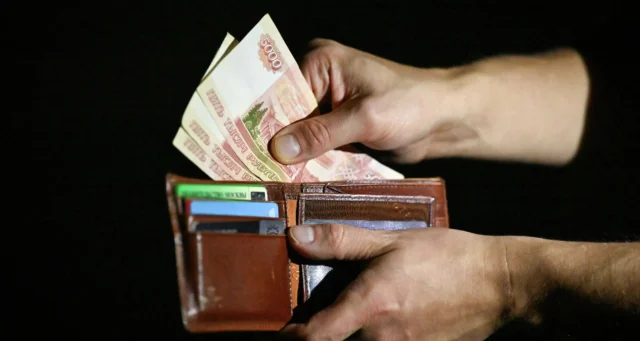 Звонок в 6 утра обошелся микрокредитной организации в 100 тысяч рублей