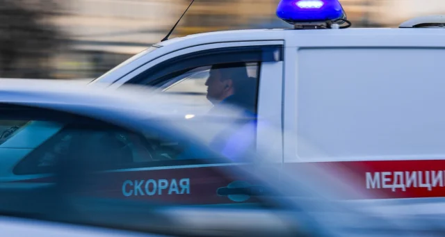 В Брянске 38-летний мужчина погиб в ДТП на Горького, он протаранил электроопору