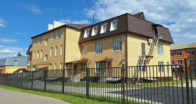 В Трубчевске запретили эксплуатацию здания с банным комплексом по решению суда 